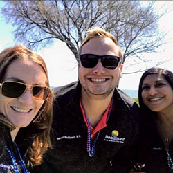 Out-of-the-darkness-walk-group-photo